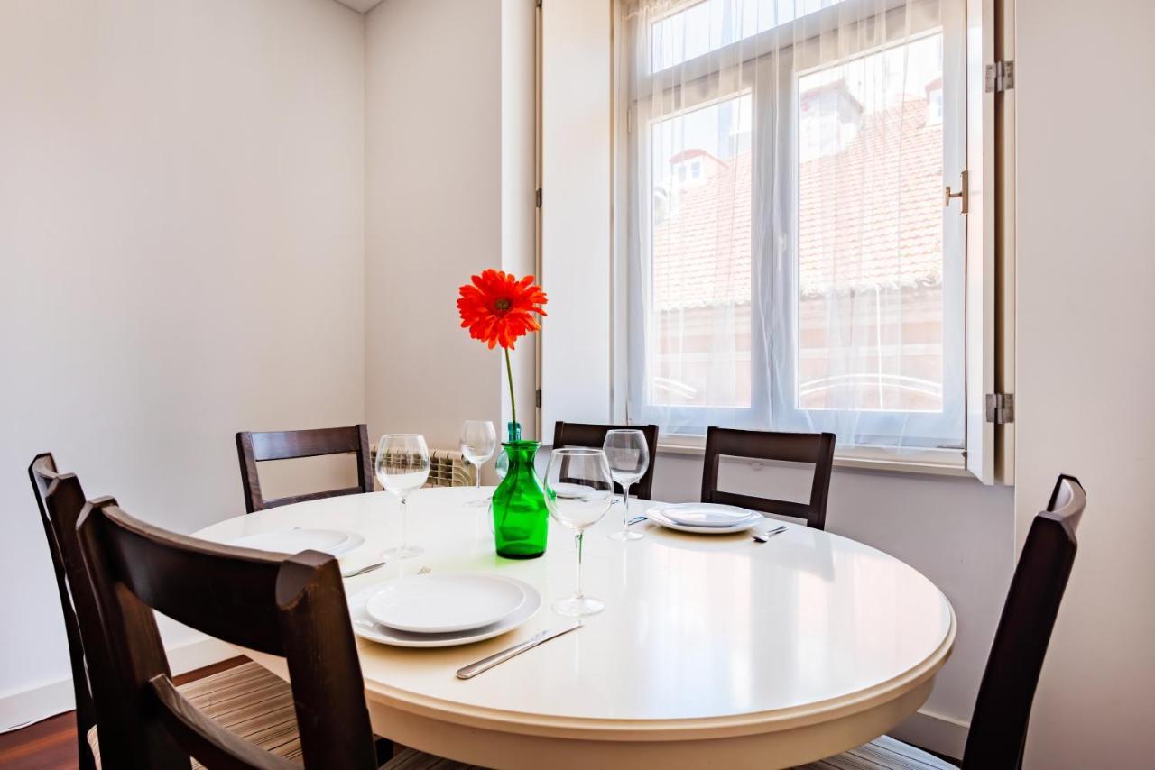 Chiado Prime Camoes Apartment Lisbon Bagian luar foto